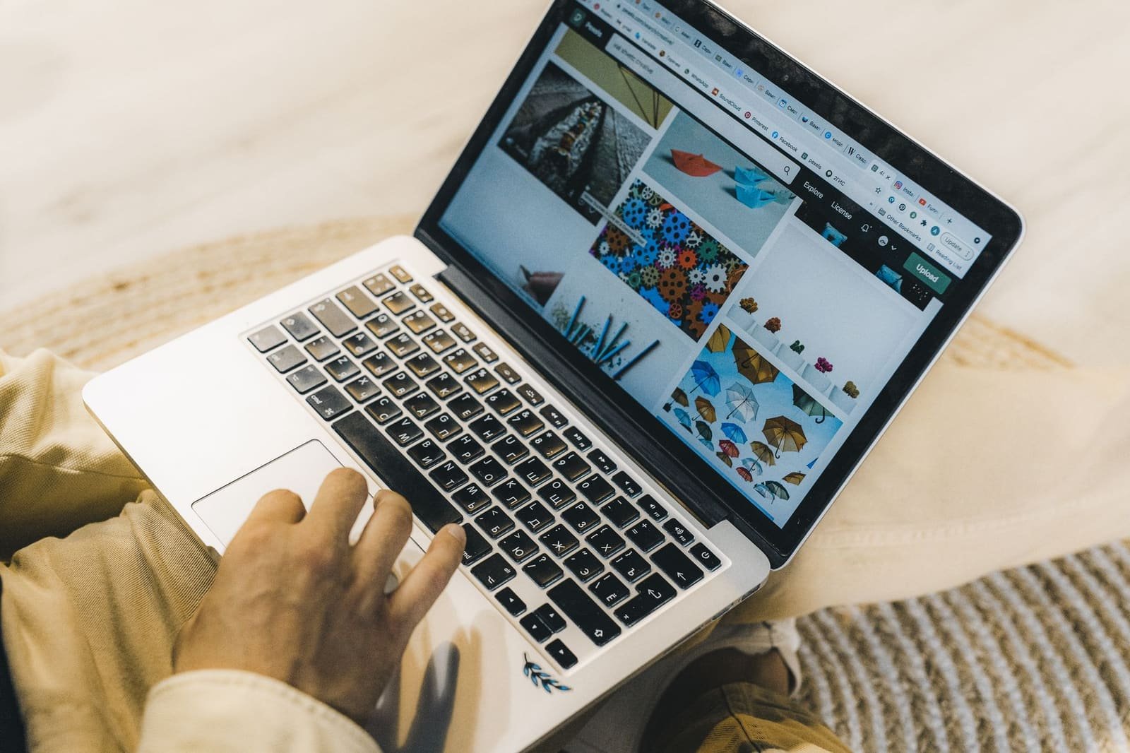 Landing Page ou Site Completo: O Que Funciona Melhor para Atrair Clientes?